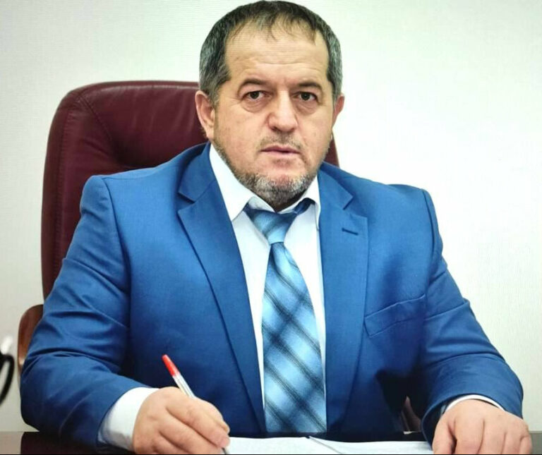 Назим гаджиев. Назим гаджиев. Назим зейналов. Назим. Начальник земельного комитета махачкала.